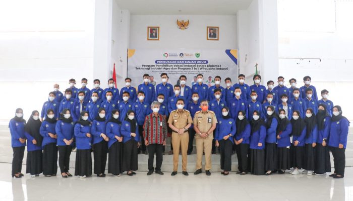 Bupati Barru Resmi Buka Kuliah Perdana Program Pendidikan Vokasi Industri Polteknik ATI Makassar