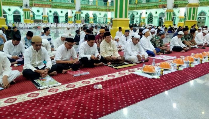 Malam pergantian Tahun, Pemkab dan Masyarakat Sidrap Zikir dan Doa Bersama