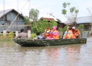 Kapolres Sidrap bersama Bupati Tinjau Banjir di Panca Lautang