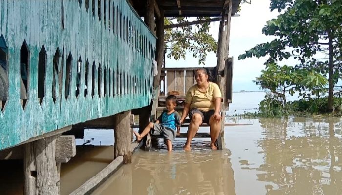 Air Danau di Sidrap Terus Meluap, 63 Warga Mengungsi, 579 Bertahan Dirumah