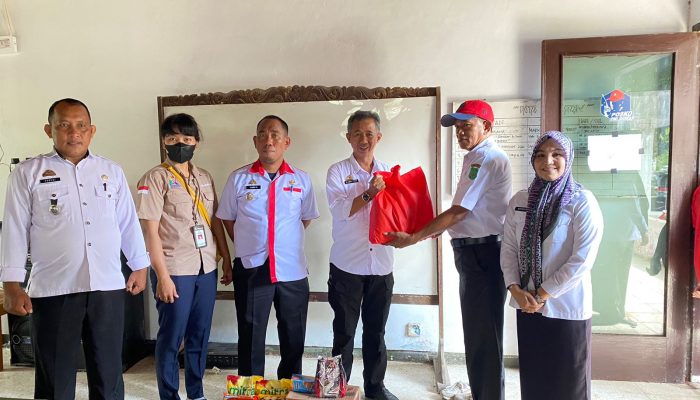 Sentra Gau Mabaji Kemensos Salurkan 397 Paket Bantuan Korban Banjir dan Angin Kencang di Sidrap