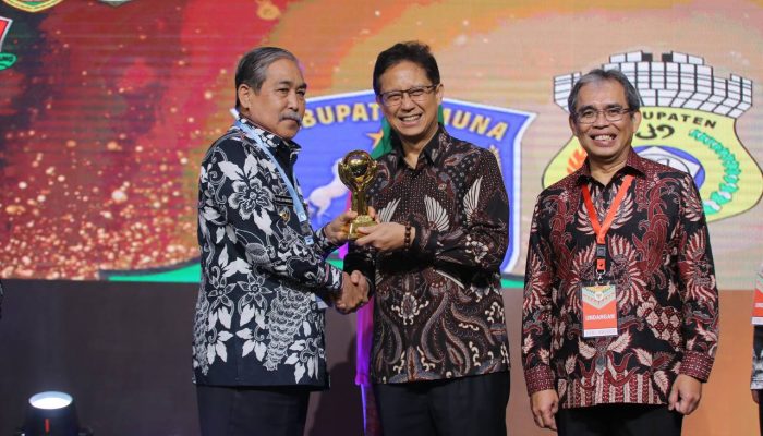 Sidrap Terima UHC Award dari Pemerintah Pusat