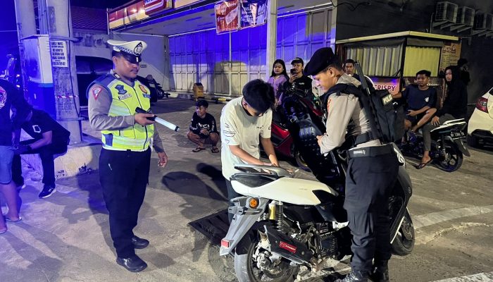 Cegah Balap Liar dan Gangguan Kamtibmas Selama Ramadhan, Kapolres Sidrap Turunkan Personel Melakukan Patroli