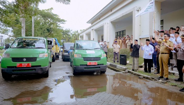Baznas Berbagi, Bupati Barru Lepas 7000 Paket Logistik Untuk Penerima Manfaat