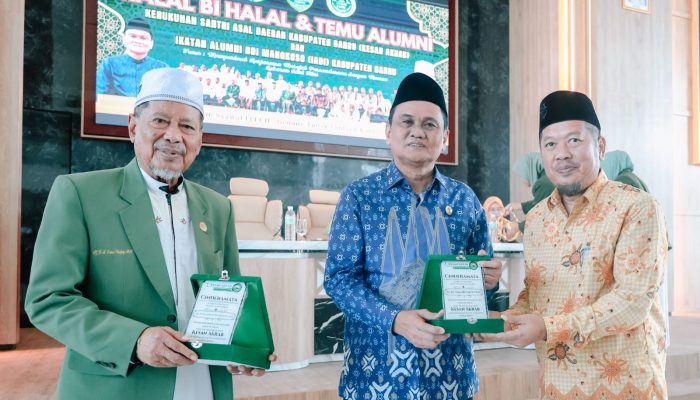Momen Idul Fitri, Bupati Barru Hadiri Halal Bi Halal IKA DDI Mangkoso