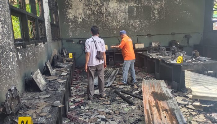 Gedung SMAN 8 Sidrap Terbakar, 51 Unit Komputer Ludes Dilalap Sijago Merah