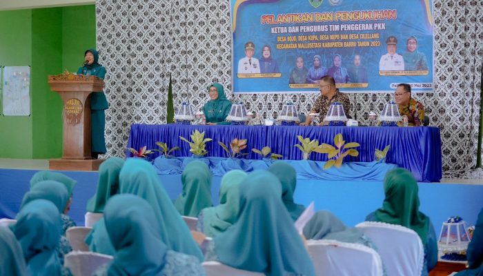 Hadiri Pelantikan dan Pengukuhan TP PKK Kelurahan/Desa, Begini Harapan Hasnah Syam