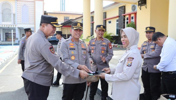 Kapolres Sidrap Bersama Personelnya Sisihkan Rejekinya Guna Sedekah Sinergi Untuk Kemanusiaan
