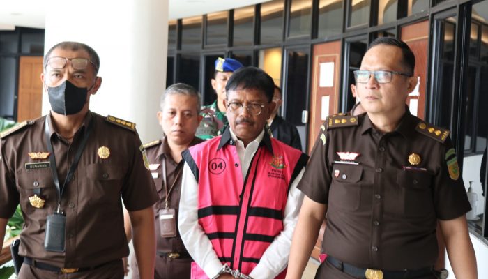 Menteri Kominfo Ditetapkan Tersangka BTS 4G, Kerugian Diduga Capai Rp8 Triliun
