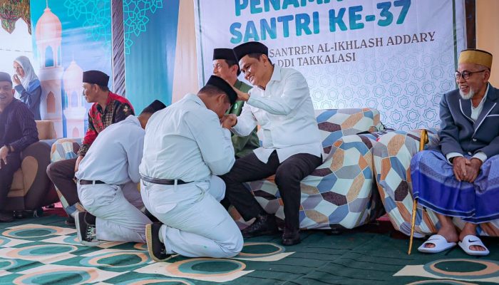 Suardi Saleh Hadiri Penamatan Santri Ke-37 dan Pelantikan di Ponpes Al-Ikhlas Addary DDI Takkalasi