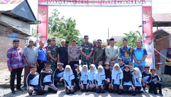 Dandim 1420/Sidrap Bersama Forkopimcam Panca Rijang Meresmikan Kampung Pancasila Desa Cipotakari