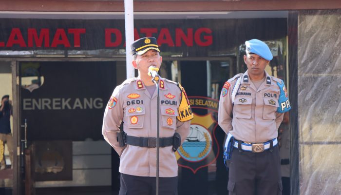 Kapolres Enrekang Pimpin Apel Deklarasi Polisi RW/Dusun