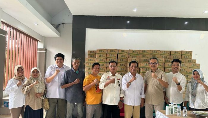 Aska Mappe Bagikan 462 Dos Pupuk Hayati Untuk Gapoktan