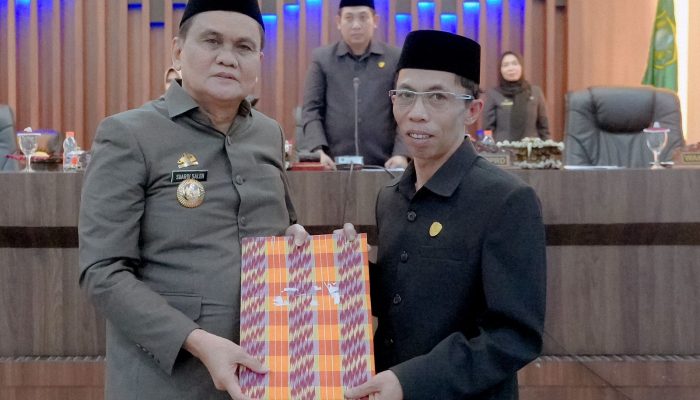 Suardi Saleh Hadiri Rapat Paripurna DPRD Barru