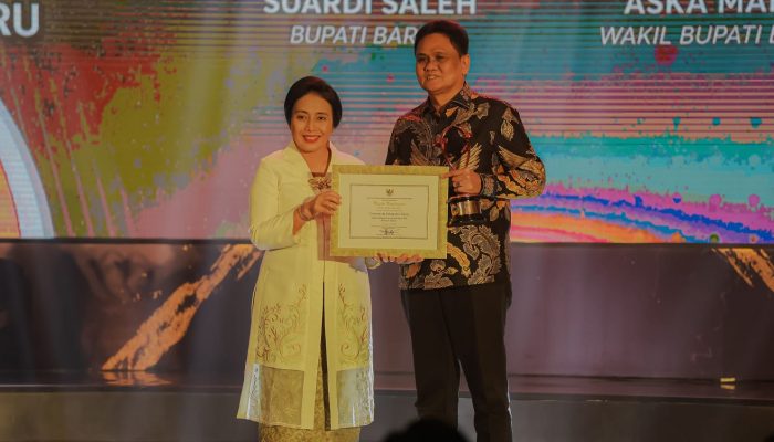 Kabupaten Layak Anak, Bupati Barru Terima Penghargaan Kementrian PPPA RI