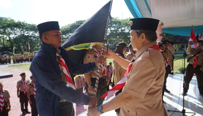Dollah Mando Lepas 33 Anggota Pramuka Sidrap ke Raimuna Nasional