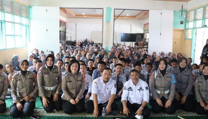 Srikandi Polres Sidrap Go To School Sambut HUT Polwan Ke-75