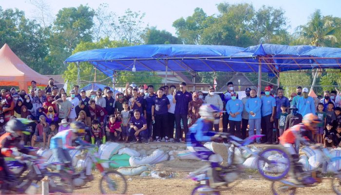 Bupati Barru Buka Lomba Taxi Gabah Cup Road Race Di Lalolang