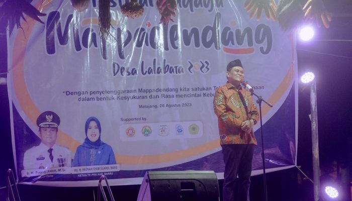 Lestarikan Tradisi, Bupati Hadiri Festival Budaya Mappadendang di Desa Lalabata