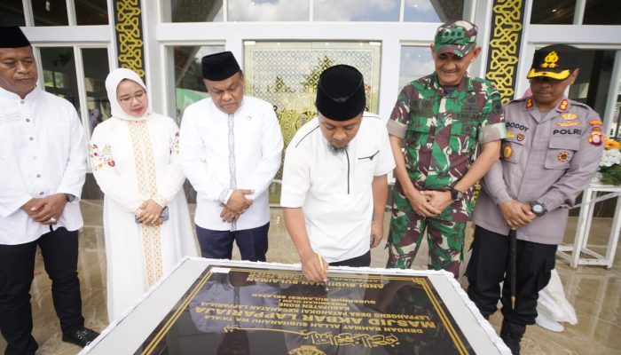 Gubernur Andi Sudirman Resmikan Masjid Akbar Lappariaja