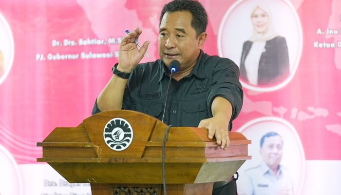 Pj Gubernur Bahtiar Kobarkan Semangat Gotong Royong di Kampus UNM