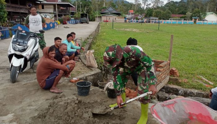Satgas TMMD Ke-118 Kodim 1420 Sidrap Berkolaborasi Warga Kalempang Buat Tempat Sampah