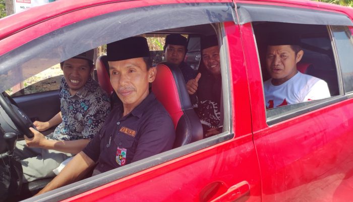 Salut! Calon Kepala Desa Takkalasi Bersatu dalam Perjalanan ke TPS