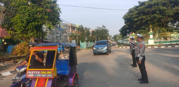 Berikan Rasa Aman di Pagi Hari, Ini Yang di Lakukan Sat Lantas Polres Sidrap