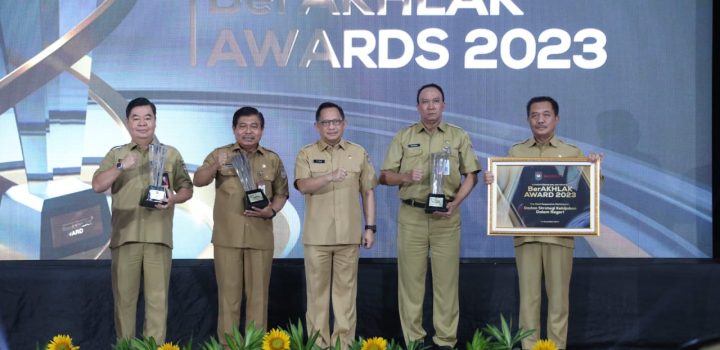 BSKDN Raih Penghargaan The Most Responsive Participant dalam Kemendagri BerAKHLAK Award 2023