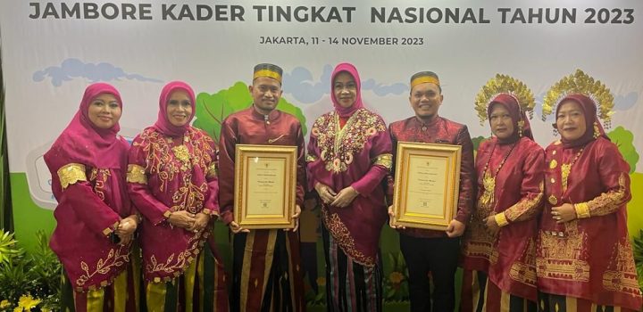Pj Ketua TP-PKK Enrekang Terima Penghargaan di Jambore Kader Posyandu 2023