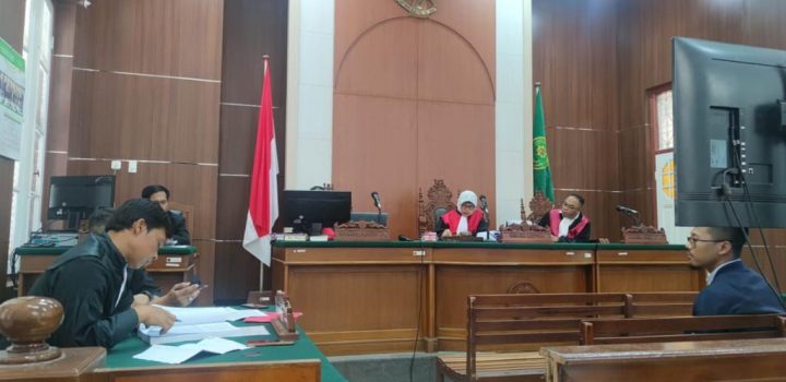 Terdakwa Pemilik Rokok Tak Bercukai Divonis 1 Tahun 4 Bulan