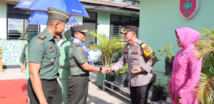 Kapolres Sidrap bersama Ketua Bhayangkari Sambut Danrem 141 Toddopuli di Makodim