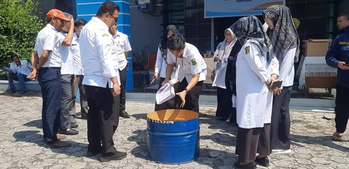 Efisiensi Pengelolaan, DPK Sidrap Musnahkan Arsip Dinamis Inaktif