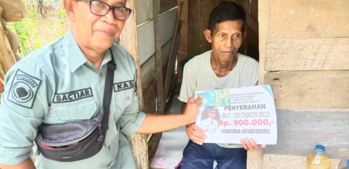 Desa Kajaolaliddong Beri Pelayanan Prima Bagi Warga Tidak Mampu Lewat BLT-DD
