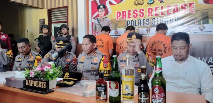 Jelang Nataru, Polres Sidrap Amankan Ratusan Botol Miras dan Petasan