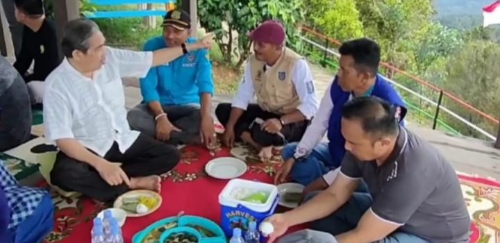 Bupati Sidrap H Dollah Mando Nikmati Akhir Pekan di Puncak Wisata Sulapa Angin Punjabu