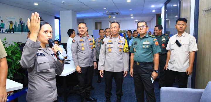 Kadiv Humas Terima Kunjungan Kapuspen TNI, Sinergitas Kunci Lewati Tantangan