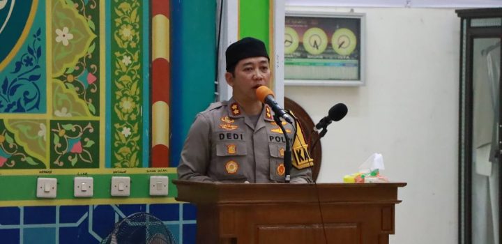 Usai Sholat Subuh, Kapolres Enrekang Sampaikan Himbauan Pemilu Damai