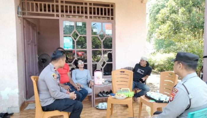 Kapolsek Barebbo Kunjungi Desa Sugiale, Ajak Warga Jaga Kamtibmas