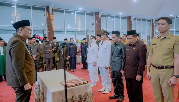 Bupati Barru Lantik 34 Pejabat Eselon III, IV Dan Fungsional Pemda Barru