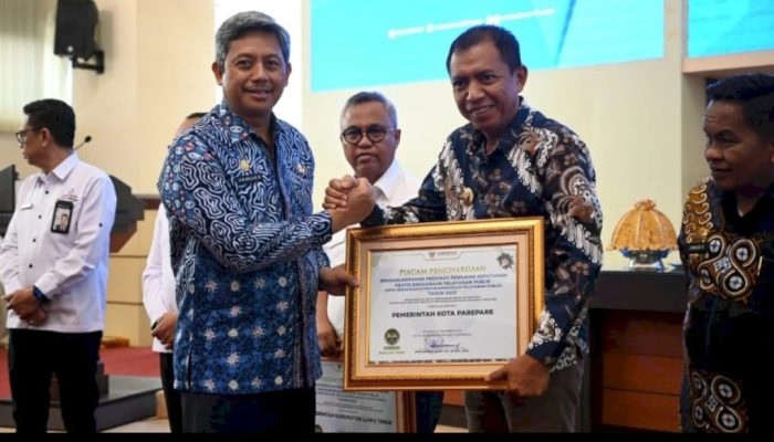 Kepatuhan Standar Pelayanan Publik, Pemkot Parepare dapat Penghargaan dari Ombudsman RI