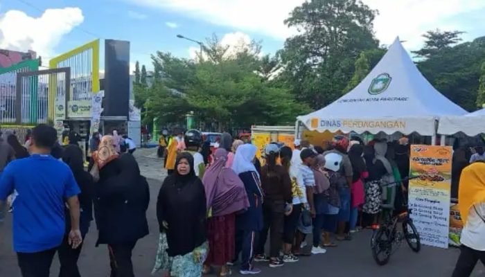 Pj Wali Kota Parepare Pantau Pelaksanaan Pasar Murah