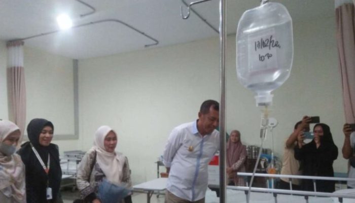 Pj Walikota Berikan Kado Spesial Hari Jadi Parepare Kepada Dua Bayi