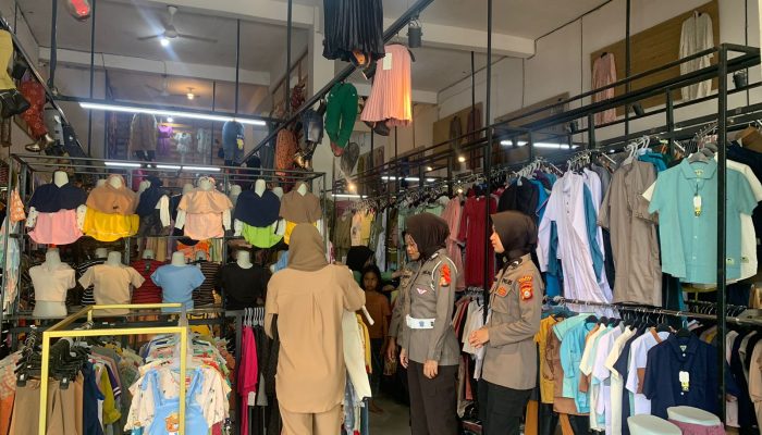 Sambut Libur Lebaran, Polwan Sidrap Perketat Keamanan di Pusat-Pusat Perbelanjaan
