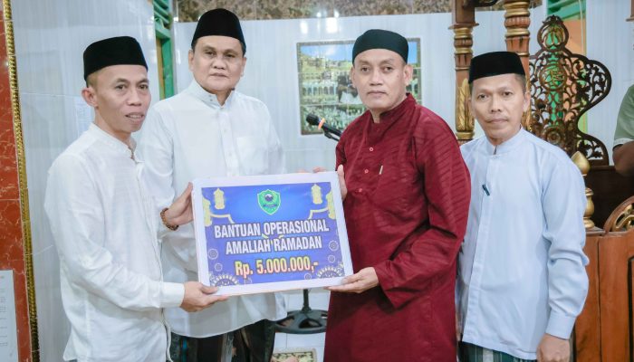 Safari Ramadhan, Bupati Barru Buka Puasa dan Shalat Tarawih di Masjid Nurul Anfaq Doi Doi
