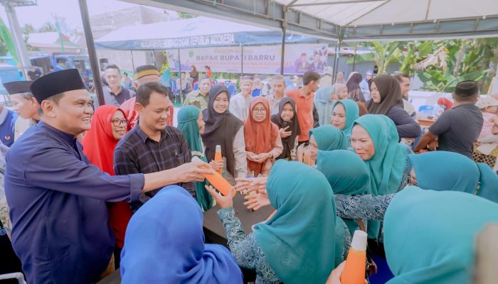 Jelang Hari Raya Idul Fitri 1445 H, Bupati Buka GPM di Halaman Masjid Jami Annur Desa Lampoko