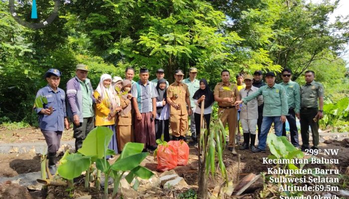 Pemdes Lampoko Bersama Warga Gelar Aksi Tanam Pohon Dalam Rangka Hari Bumi