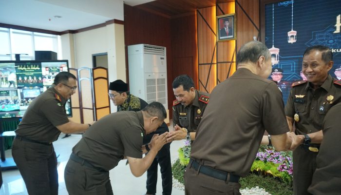 Kajati Sulsel Agus Salim Awali Tugas dengan Halal BI Halal Bersama Jajaran