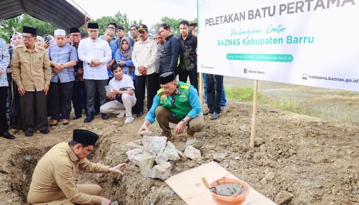 Pembangunan Kantor Baznas Dimulai, Bupati Suardi Saleh Letakan Batu Pertama