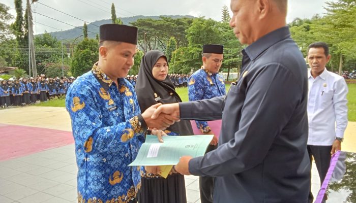 Pj Bupati H Baba Serahkan SK untuk CPNS dan PPPK Formasi 2023